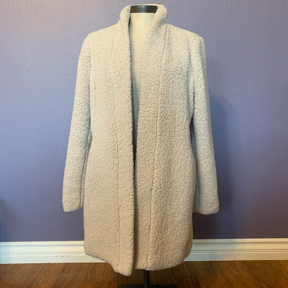 Creme Sherpa Jacket Size Large *Worn Once* - image 1